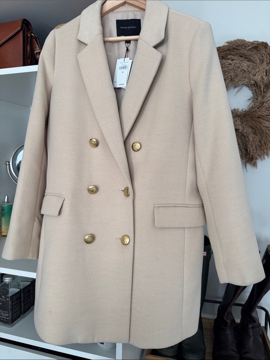 Banana Republic Jackets & Blazers - Banana Republic Double-Breasted Pea Coat in Beige with Gold Buttons